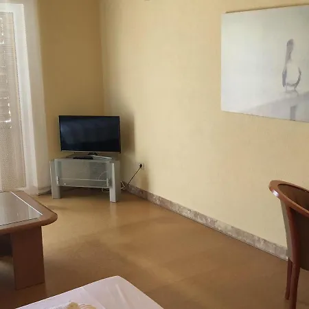 아파트 Apartman Mikulic *